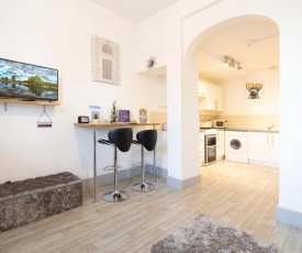 Beautiful Central Exeter Apartment 5 min walk quay