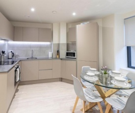 OPP Apartments LH1 - city centre, secure parking, fitness suite, brand new!