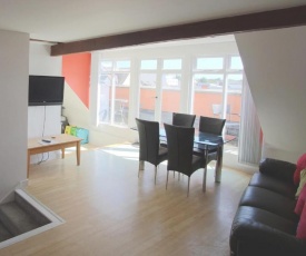 Stunning Central Exeter Apartment with balcony and fantastic view