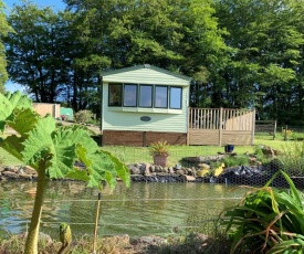 Delightful Caravan with Superb Views and Hot Tub