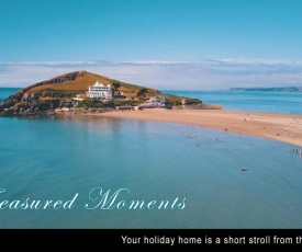 TREAT By BEACH WITH POOL & SEA VIEW FROM YOUR DECK