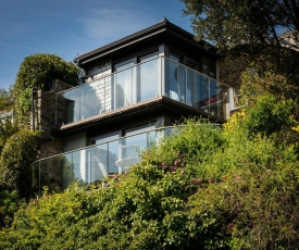 Beautiful Holiday Home in Kingswear on Dart Riverside