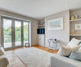 Charming Holiday Home in Kingswear with River Dart View