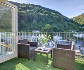 Serene holiday home in Lynmouth with Private Terrace