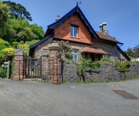 Quaint cottage in Lynton near the beach