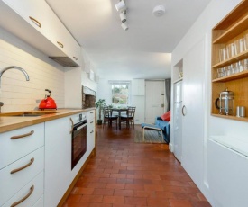 Lovely 1BD Couples Retreat in the Heart of Devon