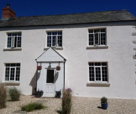 Lovaton Farmhouse