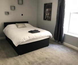 Studio Flat with Parking near City Centre