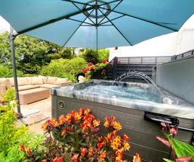 The Town House - Luxury Holiday Home with Hot Tub