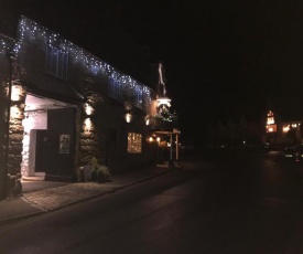 The Ilchester Arms Hotel