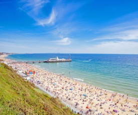 Studio in Bournemouth Town center near the beach