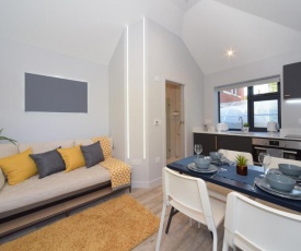 Super Cool Luxury Studio near the beach - Smart TV, WiFi & Netflix