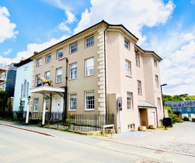 Golden Lion House - An impressive, historic and spacious townhouse, Ashburton