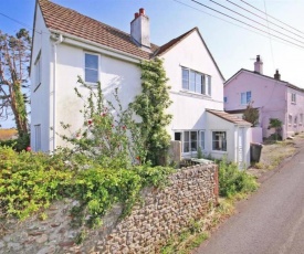 Charmouth Holiday Cottage With Sea Views