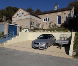 Family guest suite in Cheselbourne