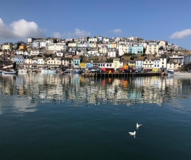 Saltys Cottage - 2 min walk to the harbour