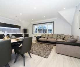 Amazing Apartment near Bournemouth, Poole & Sandbanks - WiFi & Netflix - Newly Renovated! Great Location!