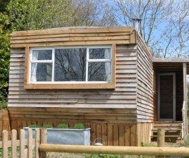 Cosy and naturistic Lodge at Goldhill Glamping UK