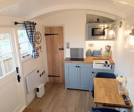 Yew Tree View Luxury Shepherd's Hut