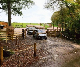 Luxury Safari Lodge surrounded by deer!! 'Fallow'