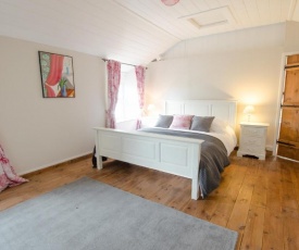 Berry Cottage Croyde | 4 Bedrooms / Sleeps 7-9 / Dog Friendly