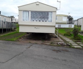 2 bed caravan approx 10 mins from beach suzie 2