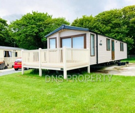 LUXURY CARAVAN 10 mins TO BEACH