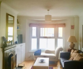 Comfy and Cosy 3 Bedroom Townhouse in Brighton