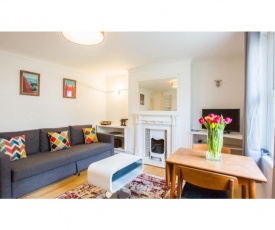 Elegant 1BDR w/private garden in vibrant Brighton