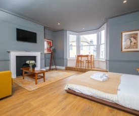 Light & Airy Sea View Apartment, Central Brighton