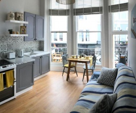 Striking Seaside One Bed Balcony Flat in Brighton