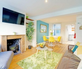 Sunny Cottage - Pretty 2 Bedroom Cottage - Roof Terrace - Near Train Station