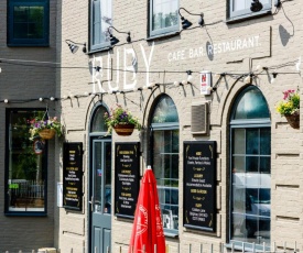 RUBY Pub & Hotel