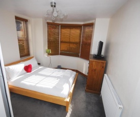 Cosy & bright 1bed flat 5 mins from the station!