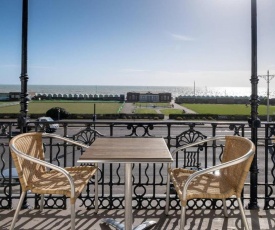 Spectacular sea views! Stylish apt with balcony