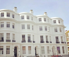 Luxury Seaside Apartment