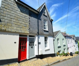 Lovely Holiday Home in Dartmouth with River Dart View