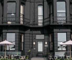 Port Hotel