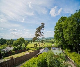 Small snug en-suite with stunning views near Lyme Regis - Contactless Check-In