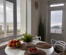 REFURBISHED FLAT Rottingdean with SEA VIEW