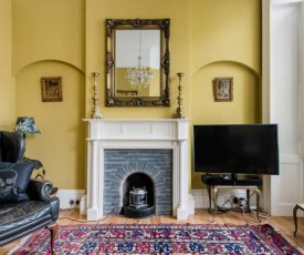 Classic Elegance - Regency Apartment with Period Features