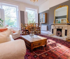 Regency Garden Flat in Great Location