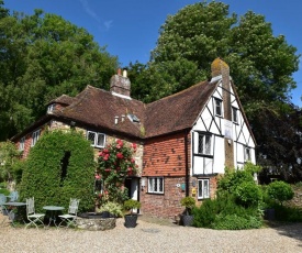 Strand House Winchelsea sleeps 12 in 6 bedrooms all ensuite