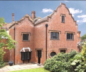 Luxury 3 Bed House Situated on the Estate of 17th Century Manor House