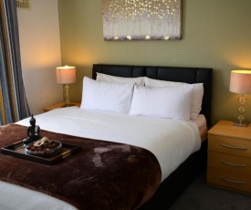 (7SM-12)Dreams Serviced Accommodations- Staines/Heathrow