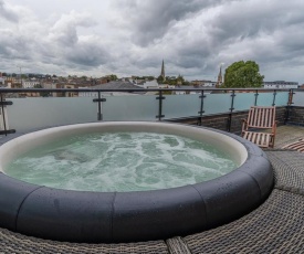 Central Penthouse with Private Hot Tub and View