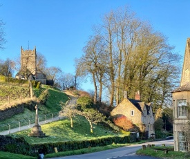 Magical Cottage in a Hidden Cotswolds Valley