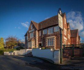 The Beacon & Railway Hotel