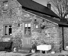 A charming cottage overlooking the Flaxley Valley on the edge of the Royal Forest of Dean