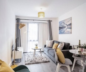 Modern 2 Bedroom Town Center Apartment